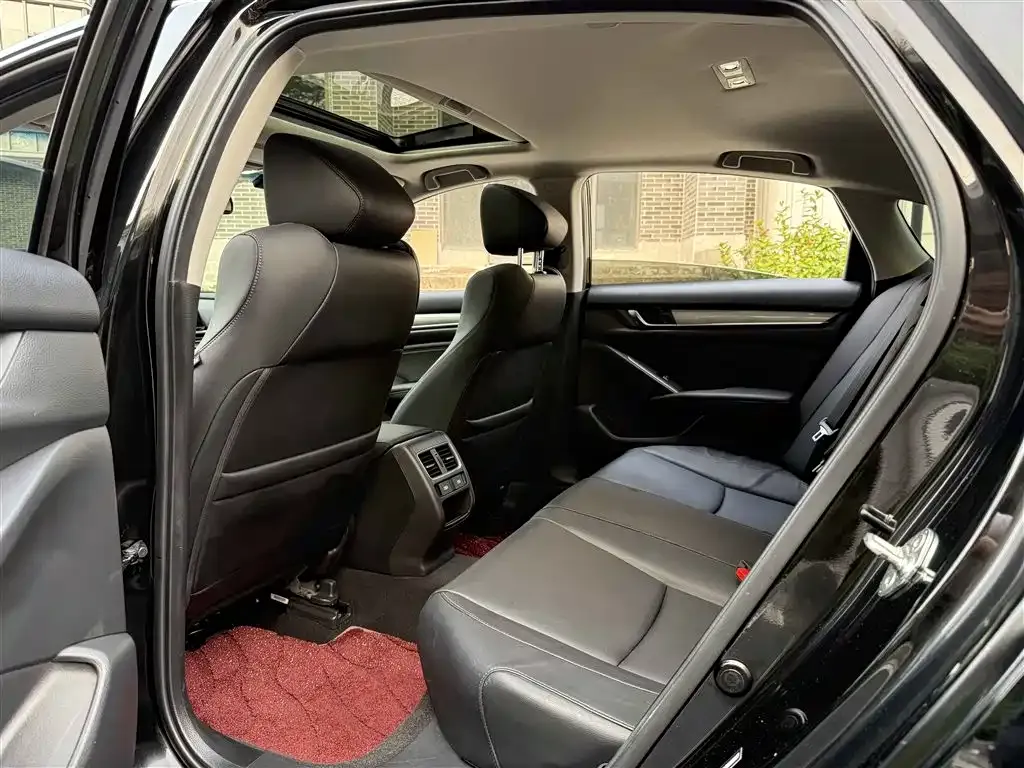 Honda Accord — фото 5