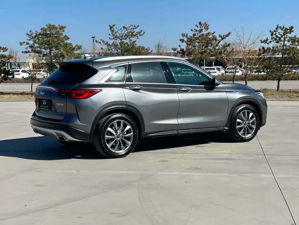 Infiniti QX50 2021 из CN, фото 4