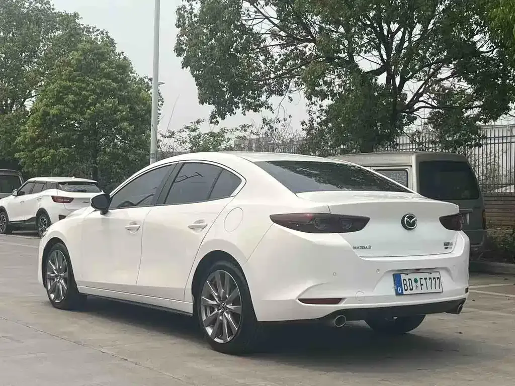 Mazda 3 Axela — фото 9