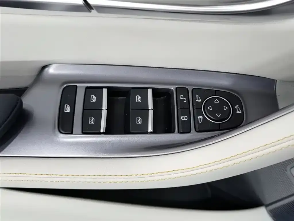 BYD PLUS New Energy — фото 5