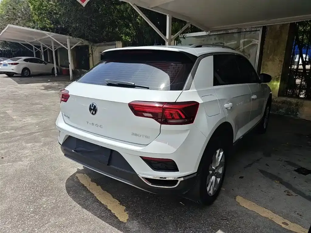 Volkswagen T-Roc 2023 из CN, фото 2