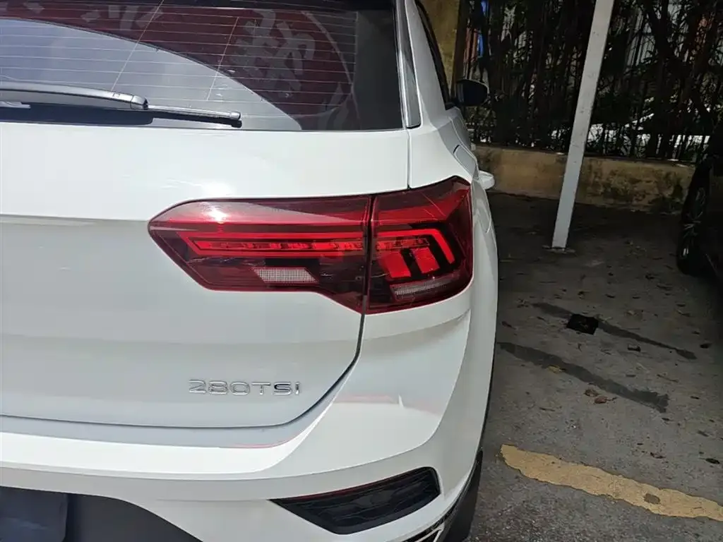 Volkswagen T-Roc 2023 из CN, фото 5