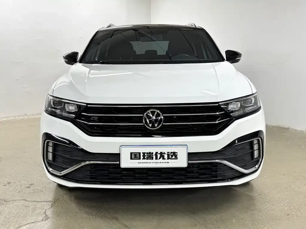Volkswagen T-Roc — фото 10