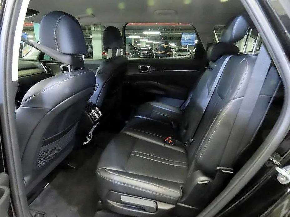 Kia Sorento — фото 10