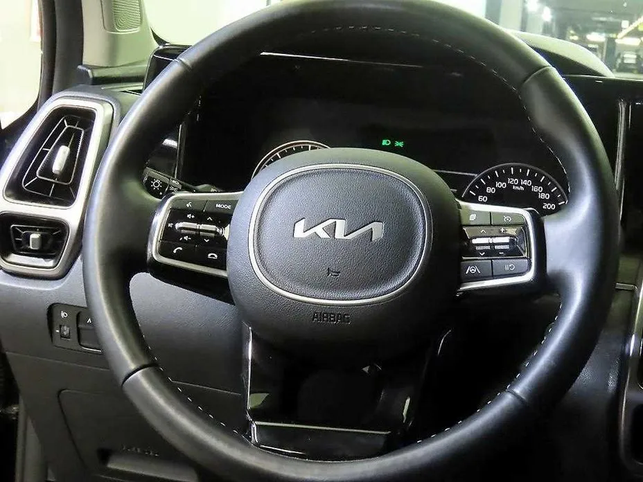 Kia Sorento — фото 8