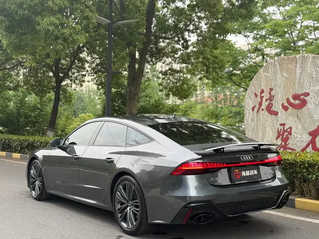 Audi A7 — фото 8