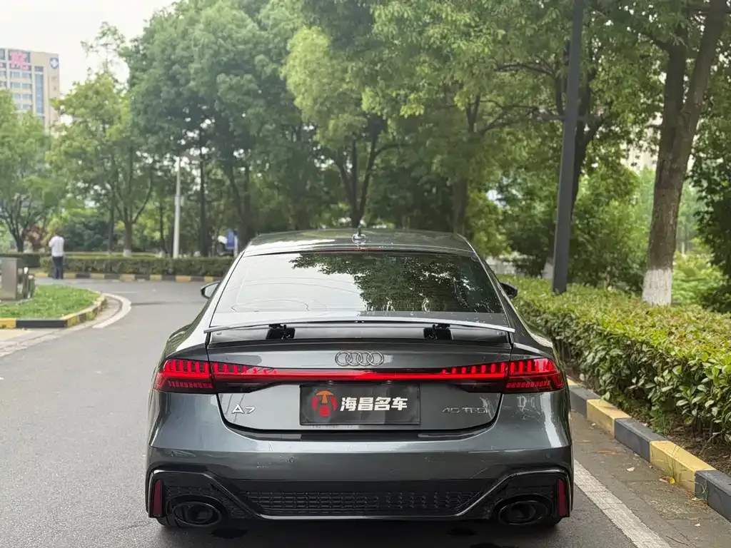 Audi A7 — фото 2