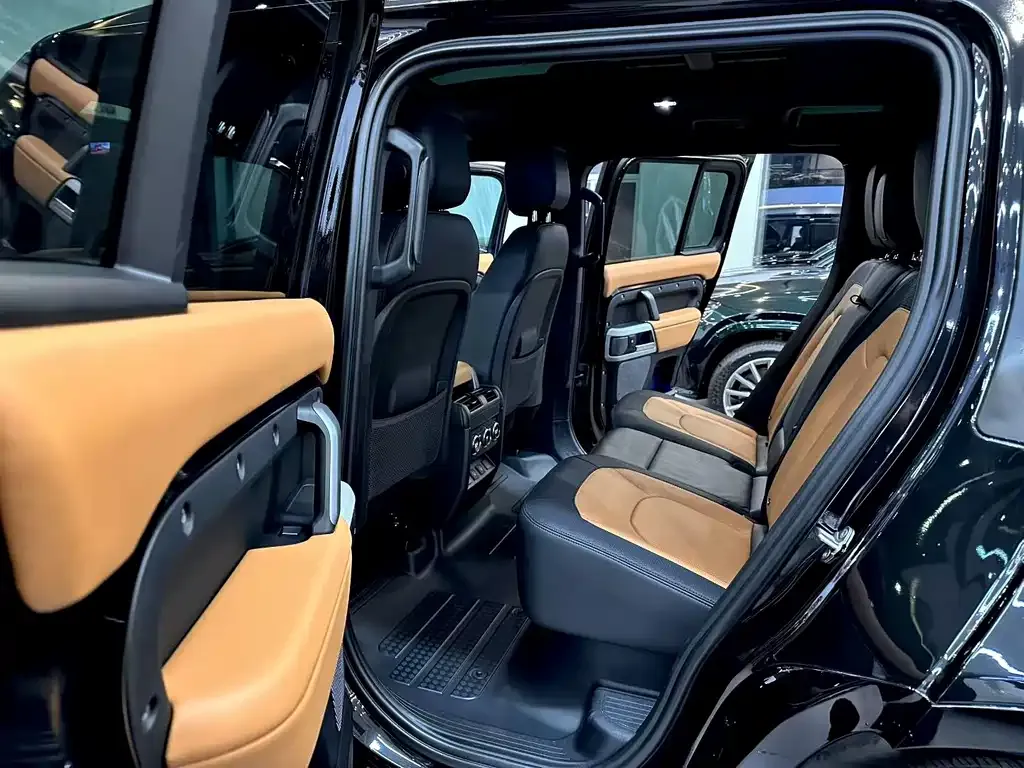 Land Rover Defender — фото 7