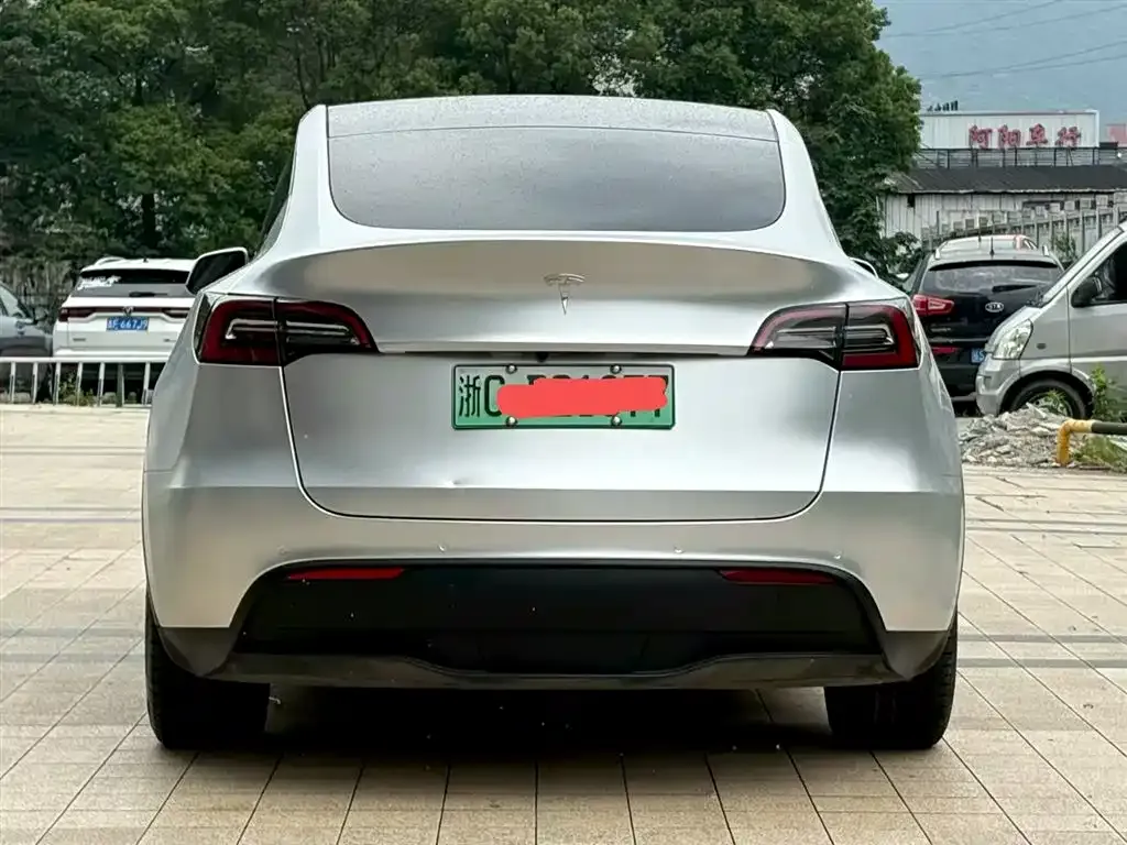 Tesla Model Y — фото 4