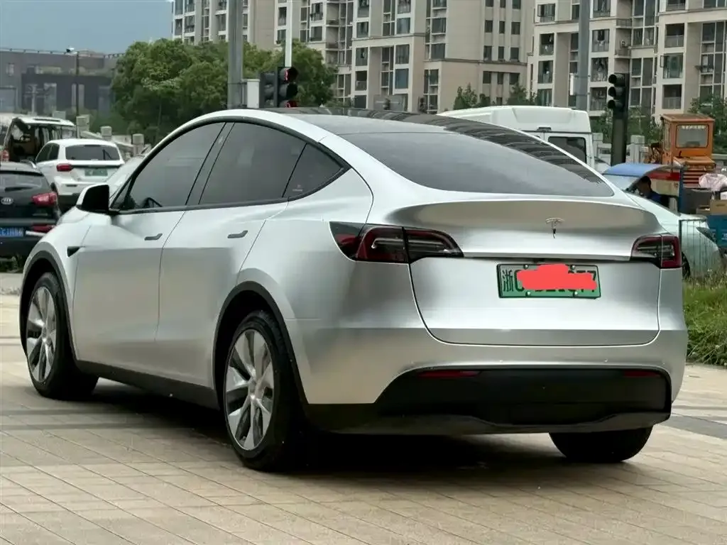 Tesla Model Y — фото 3