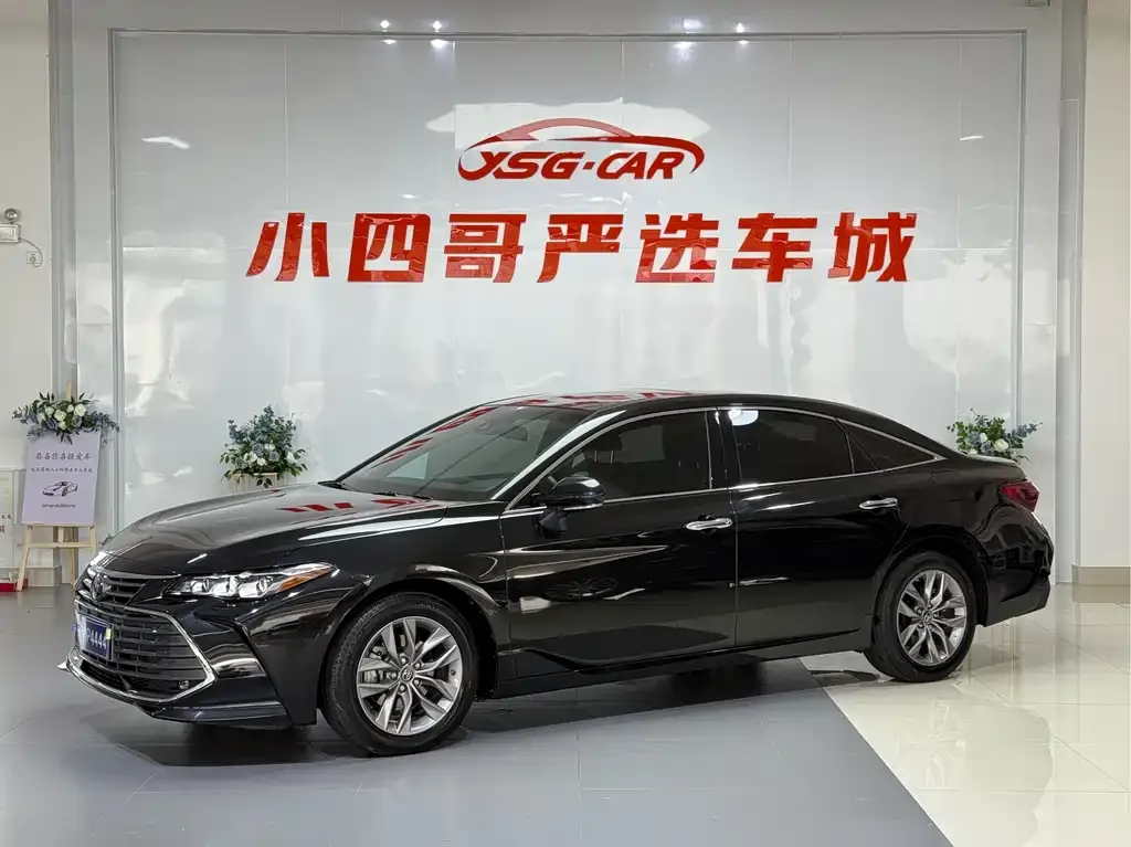 Toyota Avalon — фото 1