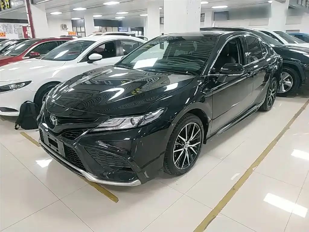 Toyota Camry — фото 10