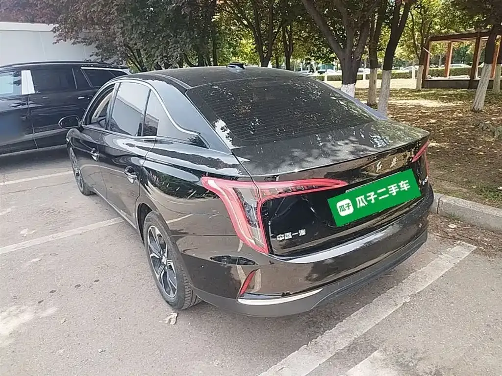 Hongqi E-QM5 — фото 6