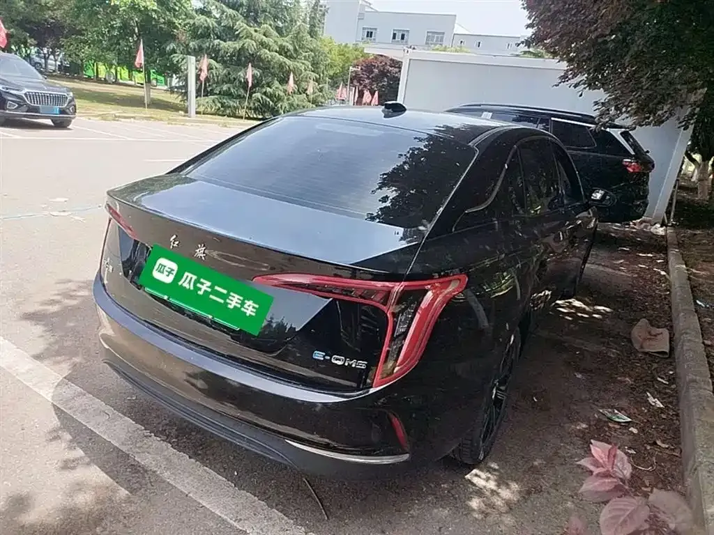 Hongqi E-QM5 — фото 7