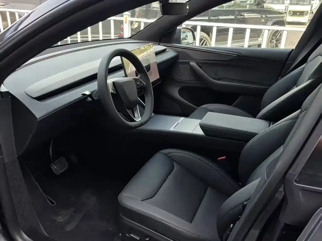 Tesla Model Y — фото 5