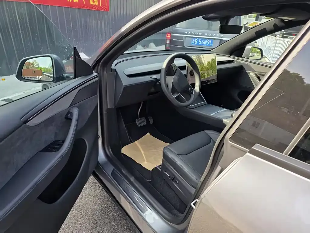 Tesla Model Y — фото 4