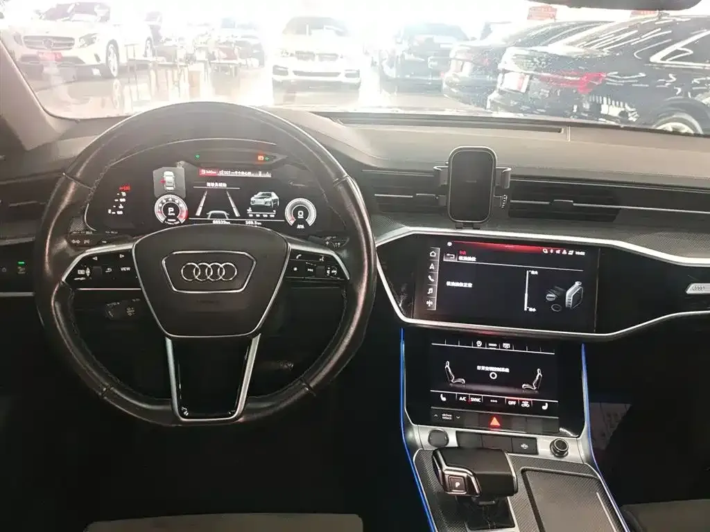 Audi A6L — фото 6