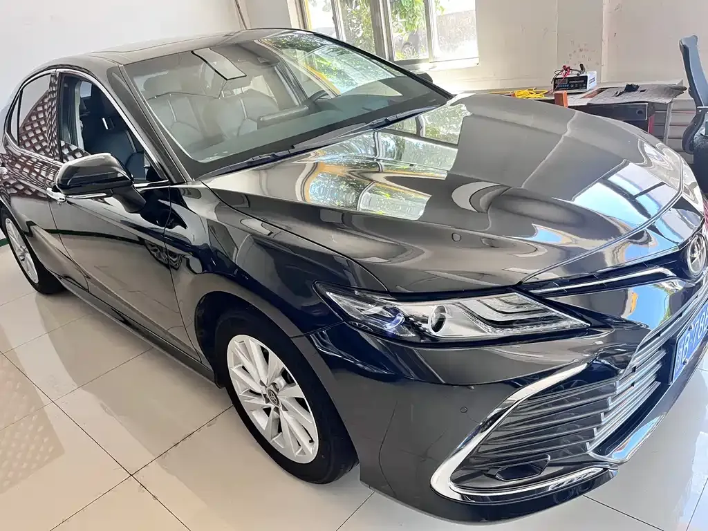 Toyota Camry — фото 3
