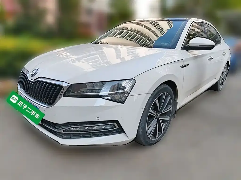 Skoda Superb — фото 1