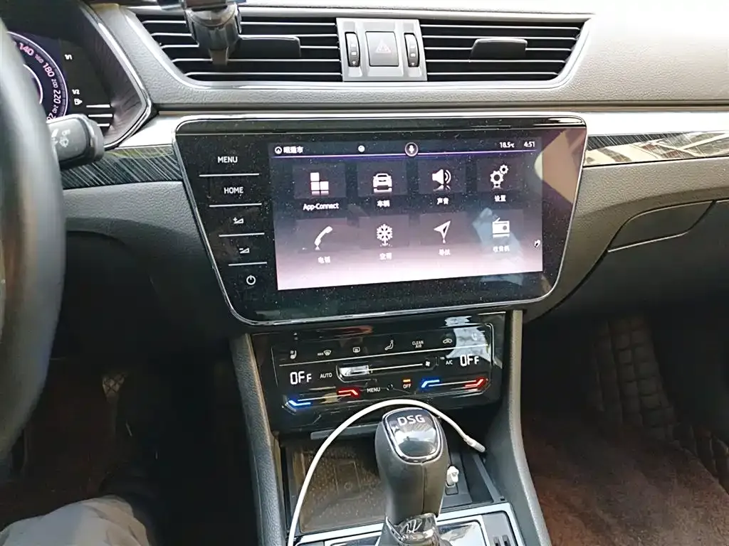 Skoda Superb — фото 10