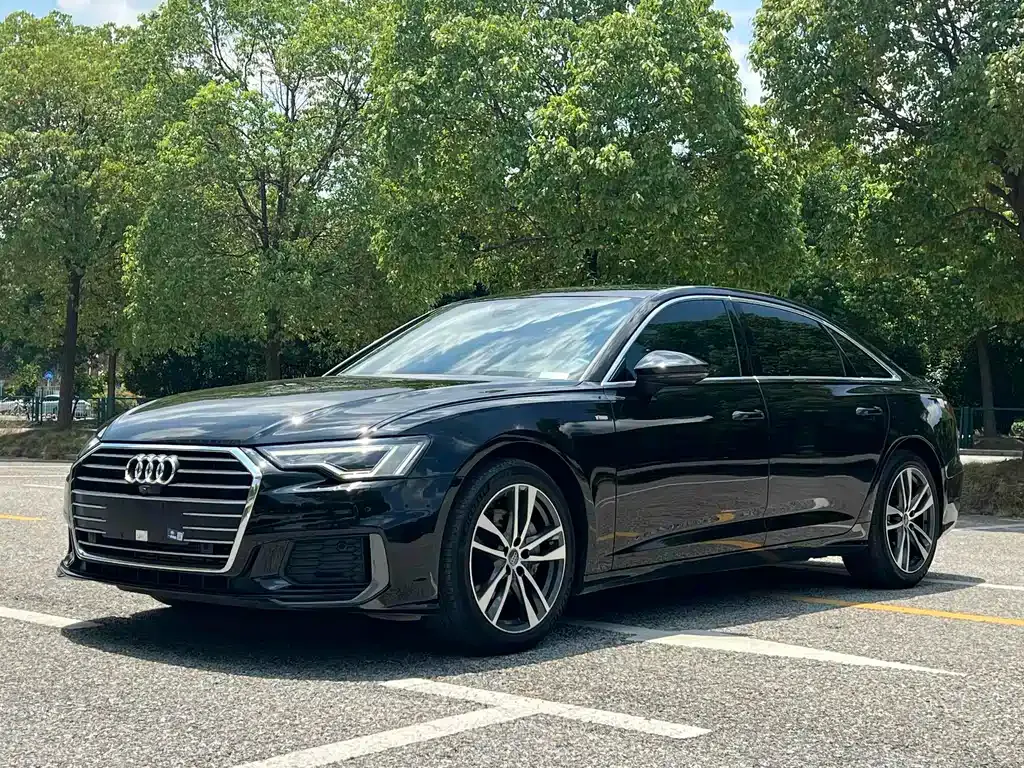 Audi A6L — фото 1