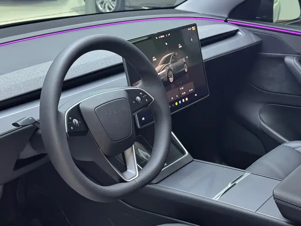 Tesla Model Y — фото 6