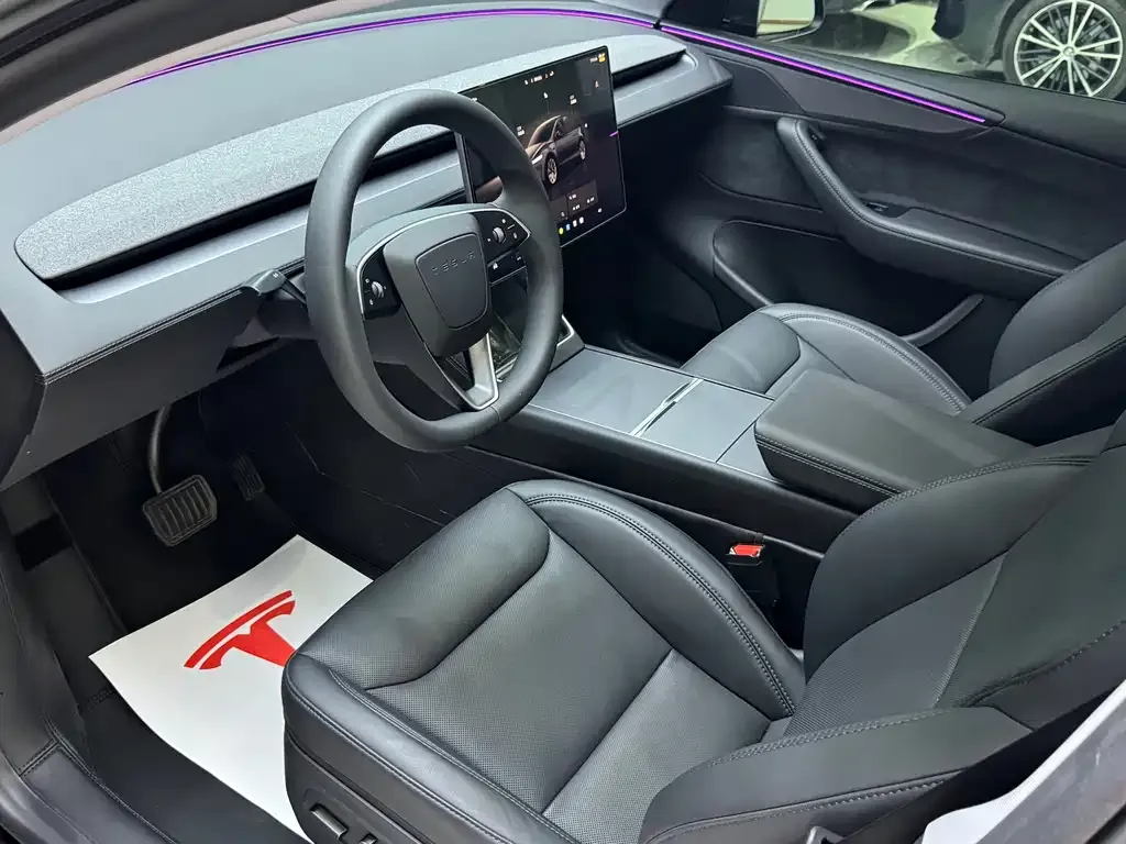 Tesla Model Y — фото 8