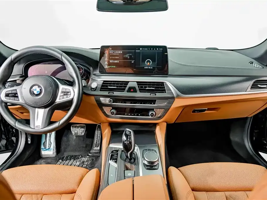 BMW 5 Series (Import) 2023 из CN, фото 3
