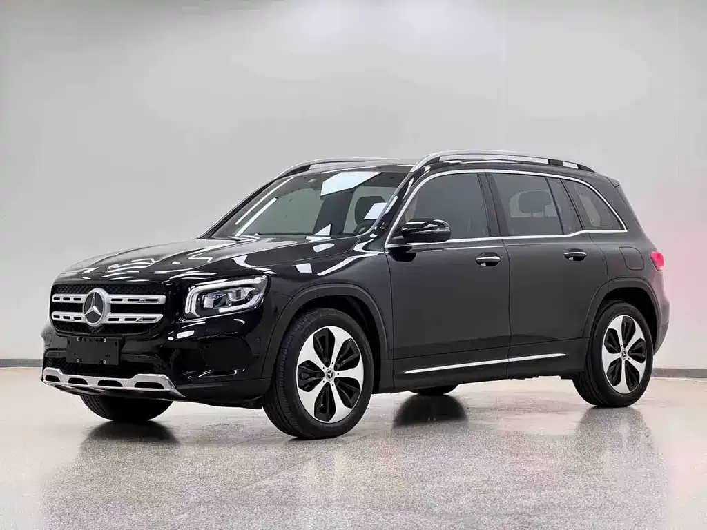 Mercedes-Benz GLB — фото 1