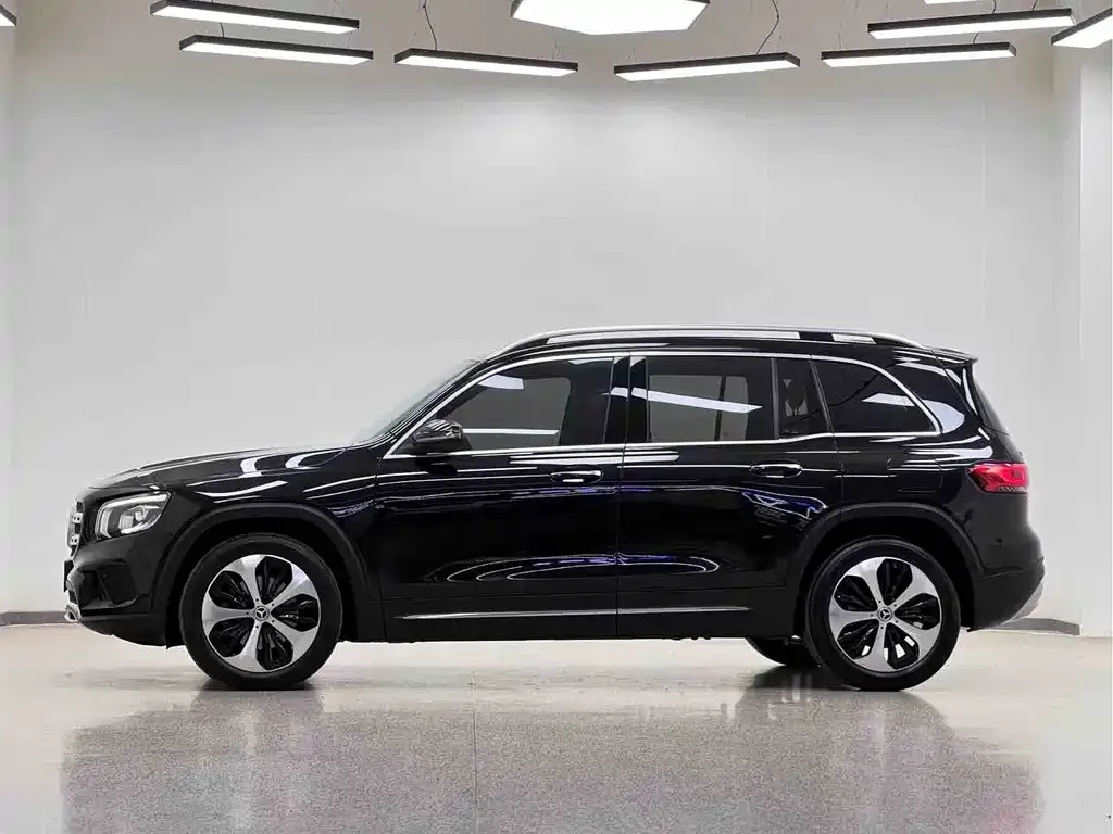 Mercedes-Benz GLB — фото 10