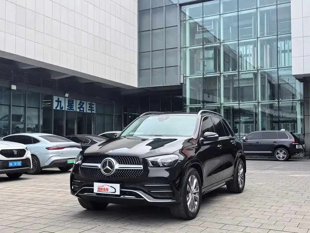 Mercedes-Benz GLE — фото 1