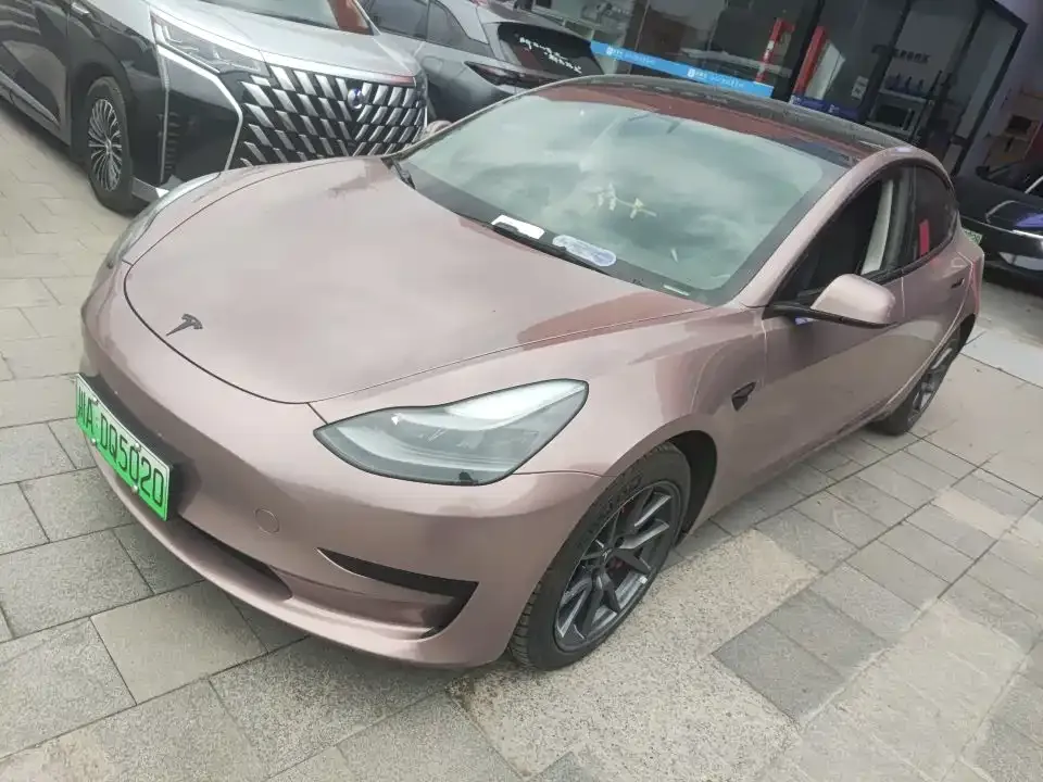 Tesla Model 3 — фото 1