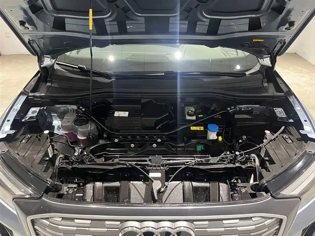 Audi Q4 e-tron — фото 10