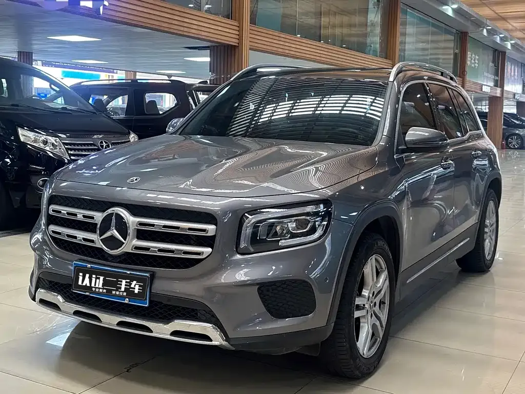 Mercedes-Benz GLB — фото 1