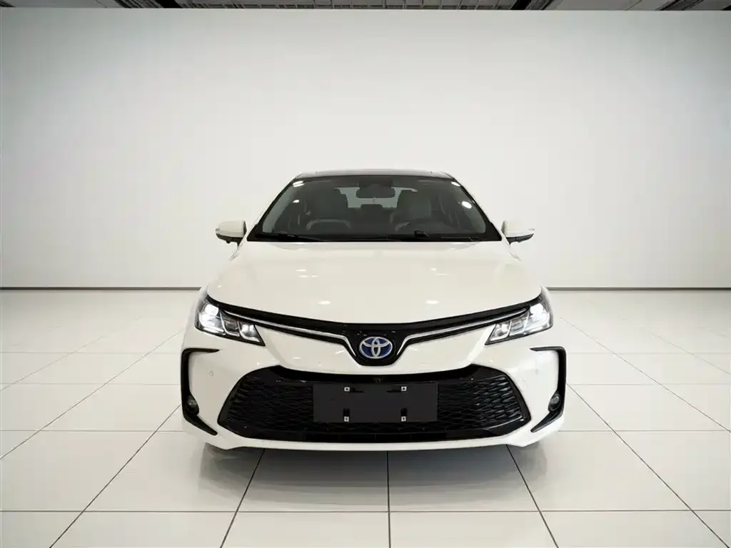 Toyota Corolla — фото 4