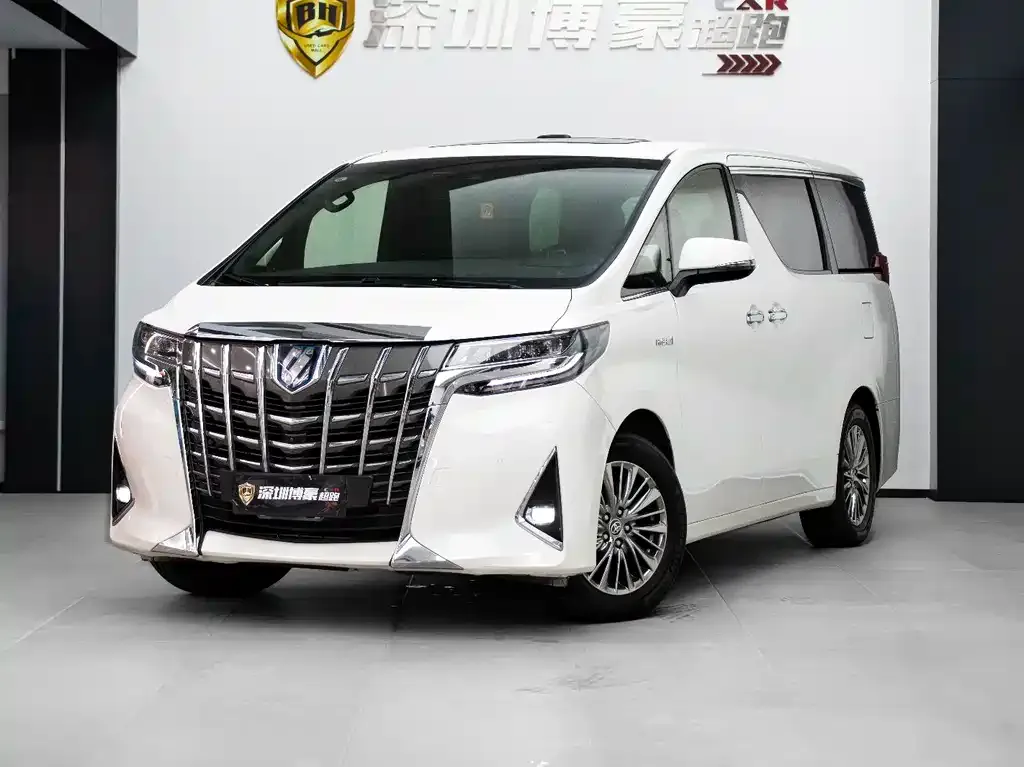 Toyota Alphard — фото 1