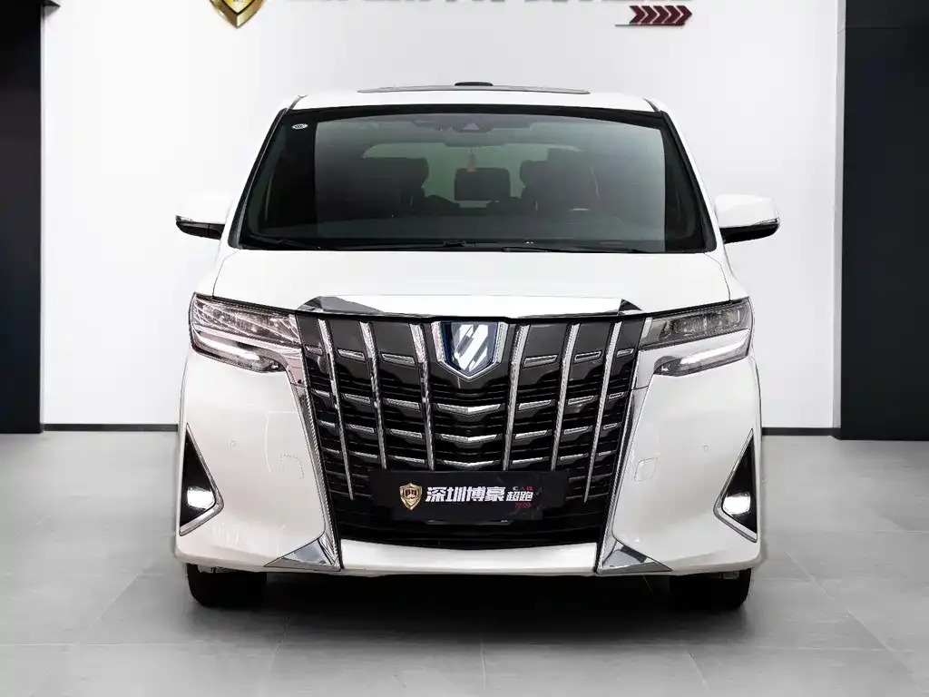Toyota Alphard — фото 3