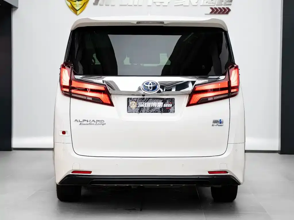 Toyota Alphard — фото 8