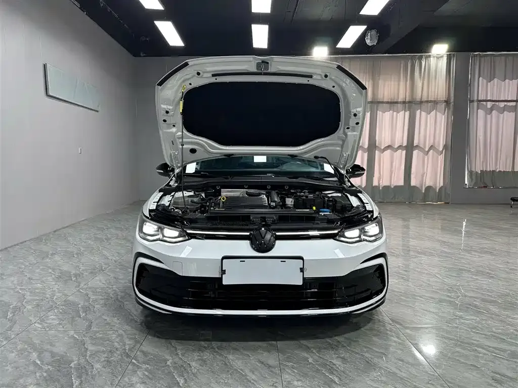 Volkswagen Golf — фото 8