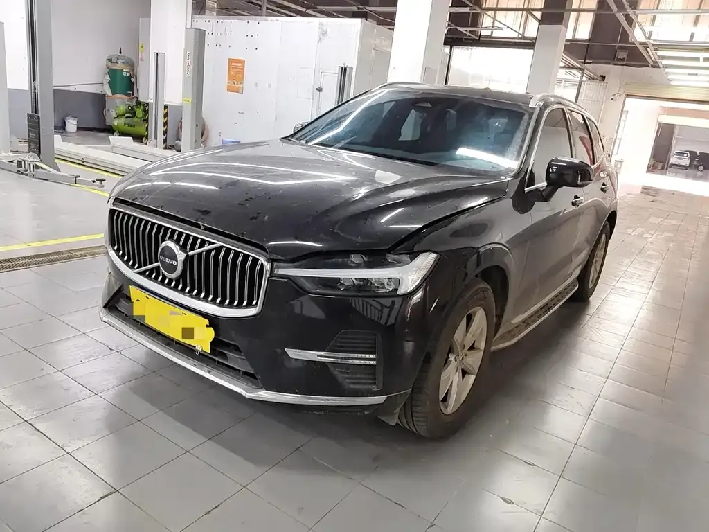 Volvo XC60 — фото 1