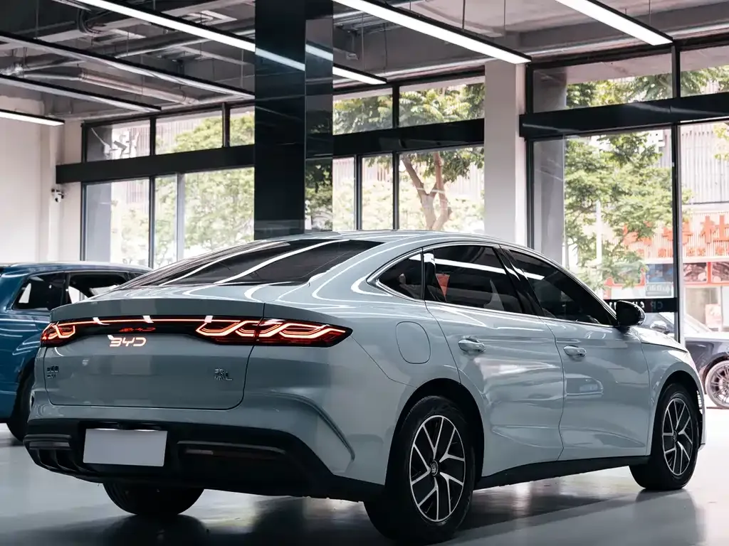 BYD Qin L — фото 7