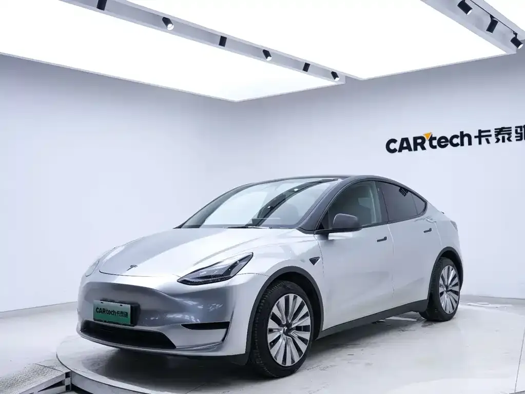 Tesla Model Y — фото 9