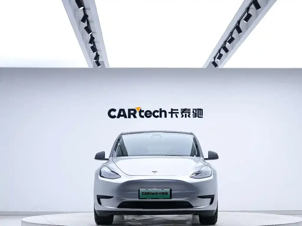 Tesla Model Y — фото 8