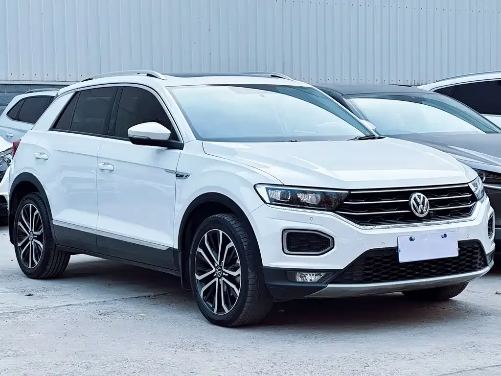Volkswagen T-Roc — фото 1