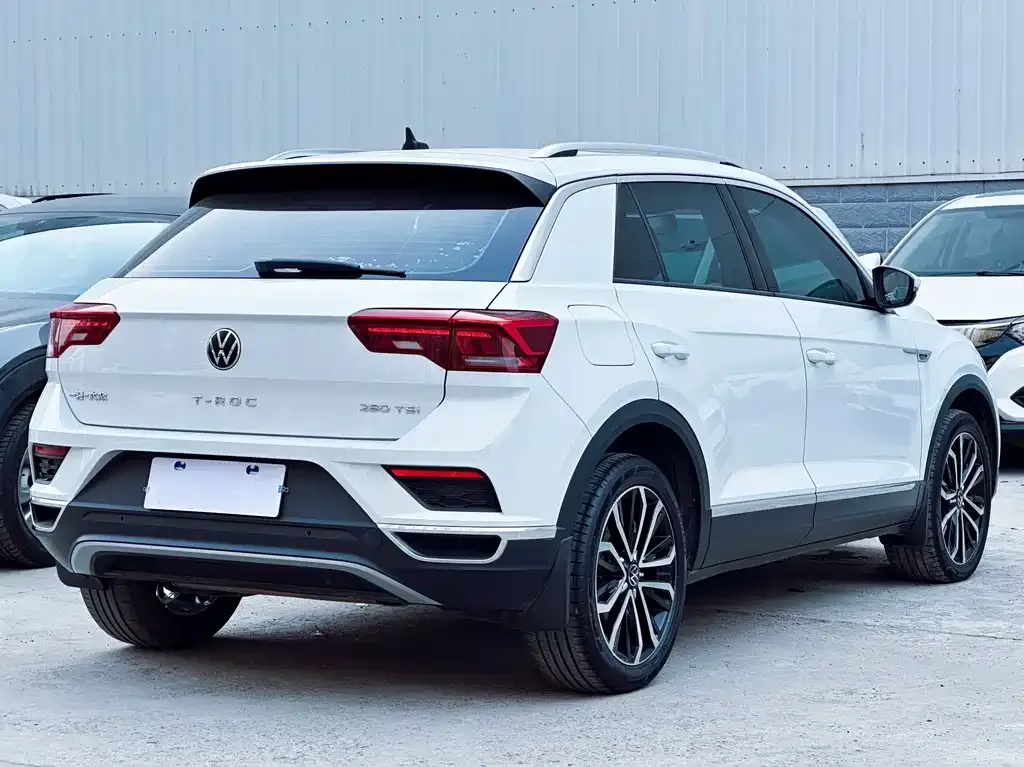 Volkswagen T-Roc — фото 5