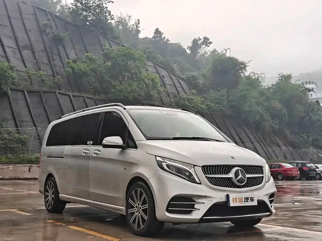 Mercedes-Benz V-Class — фото 10