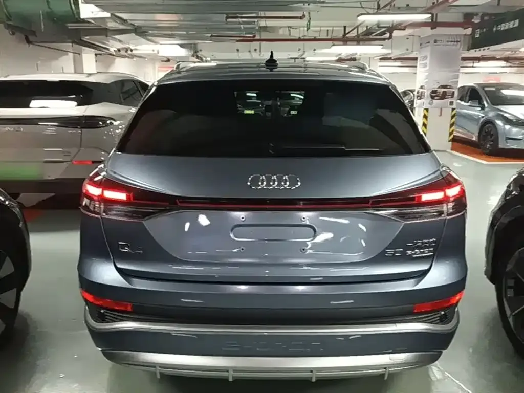 Audi Q4 e-tron — фото 7