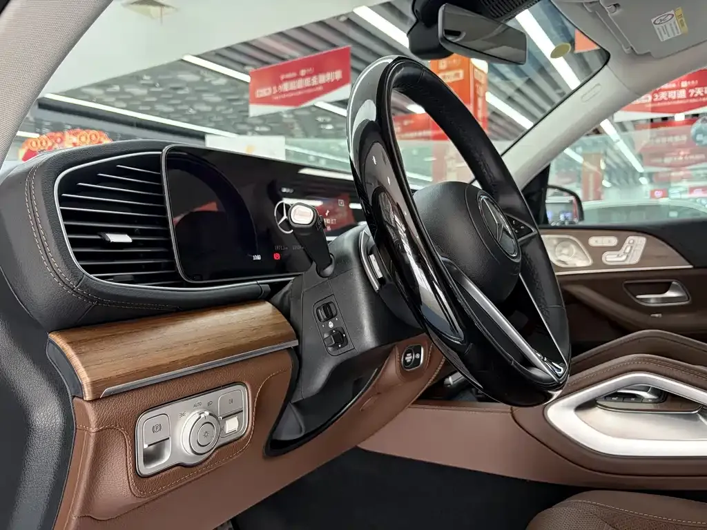 Mercedes-Benz GLS — фото 4