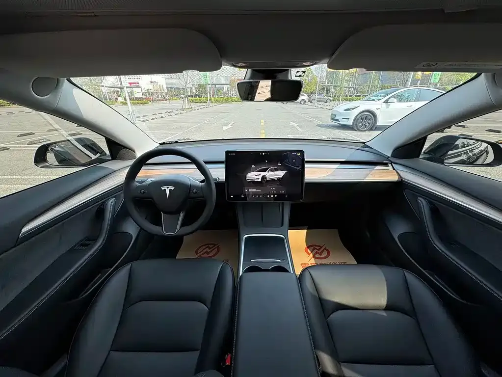Tesla Model 3 — фото 6