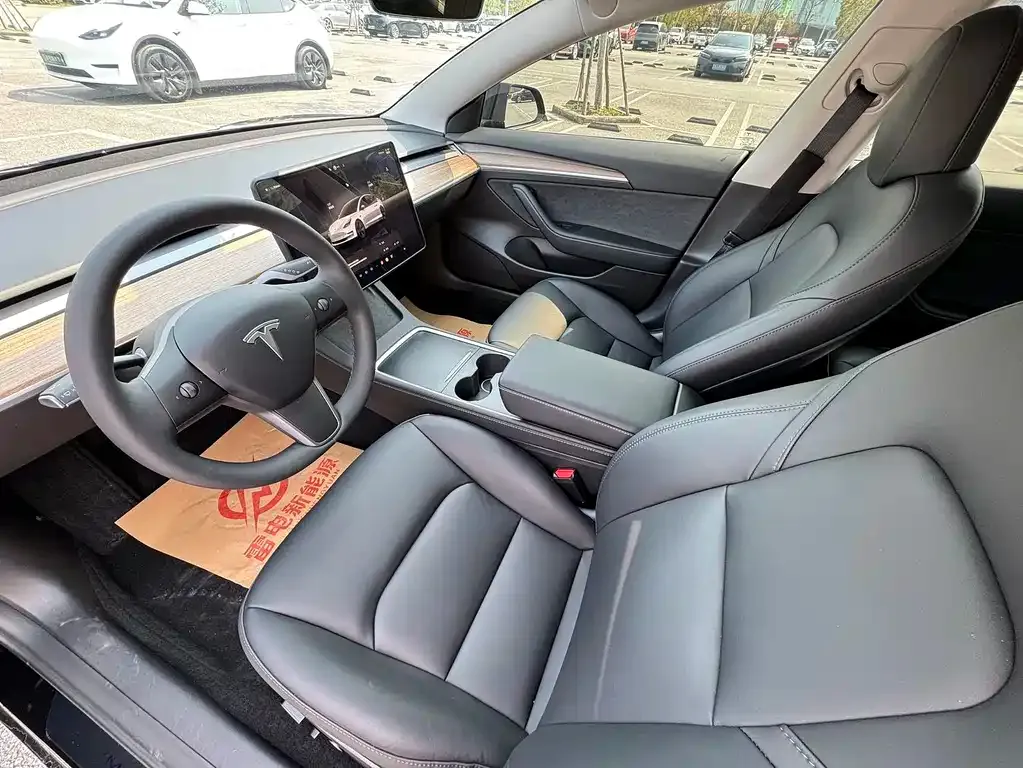 Tesla Model 3 — фото 7